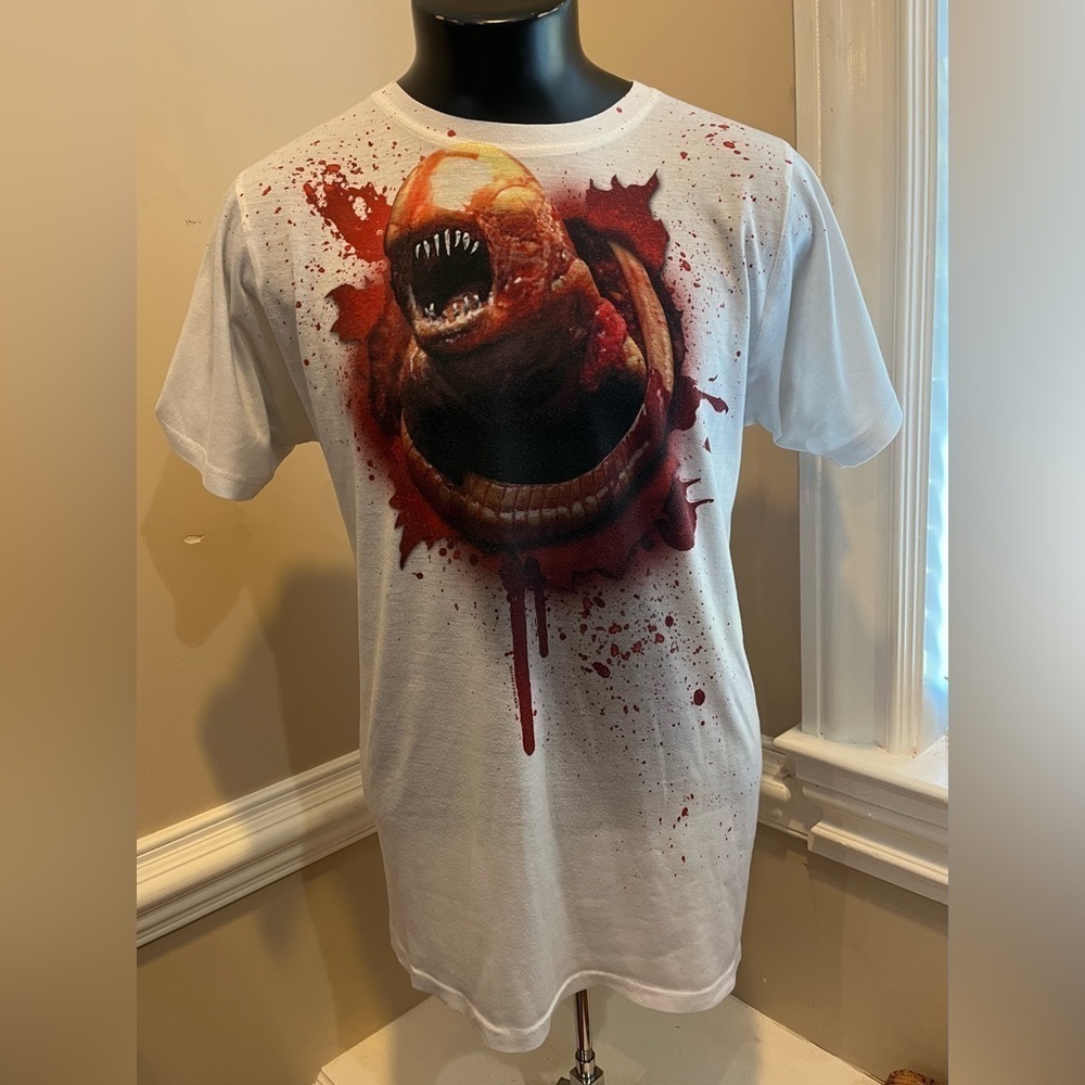 Alien TM TShirt Mens Medium 2014 Fox Movie Network Cotton Blend Out Of Print